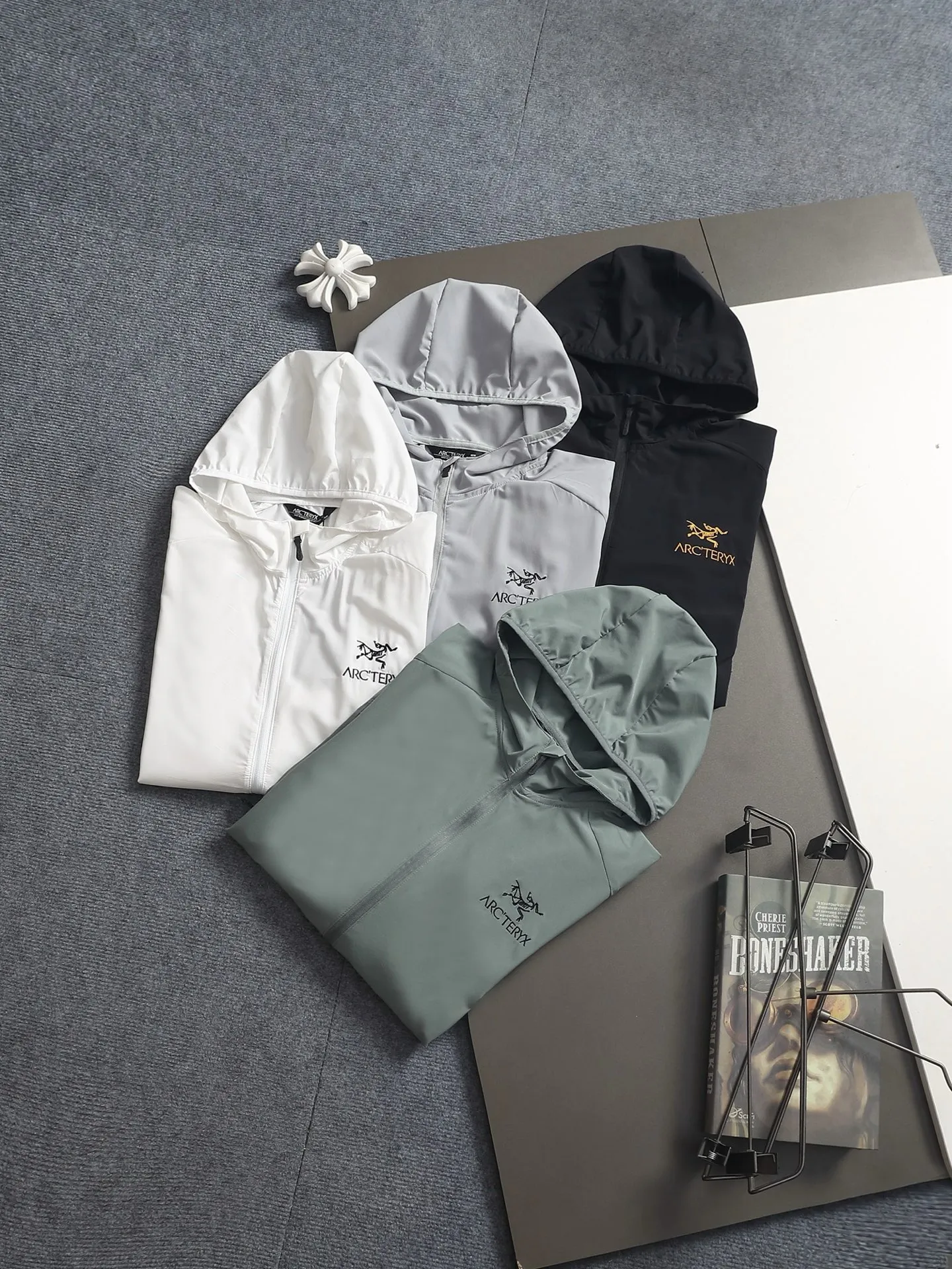 Arcteryx ARC'TERYX ， + ， ！ ✅ • Classic Black： ， ， • ： ， ， • ： ， ， • ： ， ， ✅ • ， • Breathable， ， • + ， • ： Logo ✅ Versatile 、 、leggings ！ 、 、 、 ， N ！ / / ！ ：Black White Blue Gray Size：XS S M L